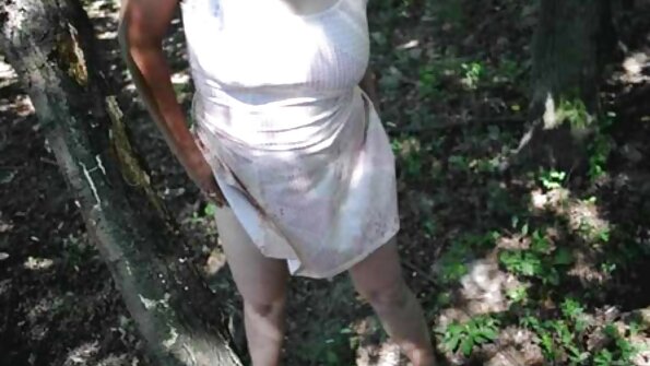 લ્યુસી ત્રીપલ સેકસ વીડીયો ઓહારા તેના રમકડા સાથે બહાર હસ્તમૈથુન કરતી વખતે માંસ રંગની લહેંગા પહેરે છે