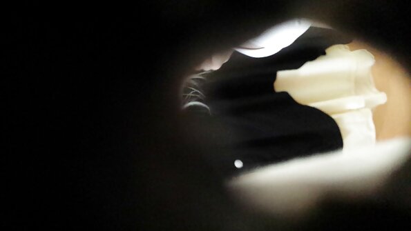 ભવ્ય સેકસી વીડીયો ફોટા સૌંદર્ય કેલી હોલ તેના બબલ સ્ટ્રીપ્ટીઝ પિકનિક પર