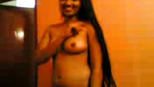 આરાધ્ય સોનેરી બેબ ફ્રાન્ઝિસ્કા ફેસેલા તેના નાના સ્તન અને હજામત કરેલી ઇંગ્લીશ સેકસી ચૂત દર્શાવે છે
